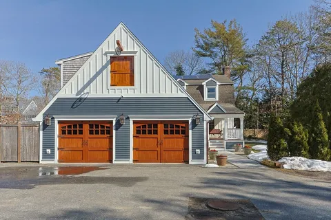 $1,195,000 | 14 Rainbow Lane, Mashpee, MA 02649