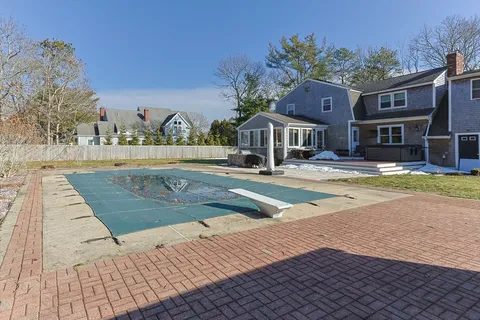 $1,195,000 | 14 Rainbow Lane, Mashpee, MA 02649