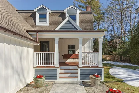 $1,195,000 | 14 Rainbow Lane, Mashpee, MA 02649