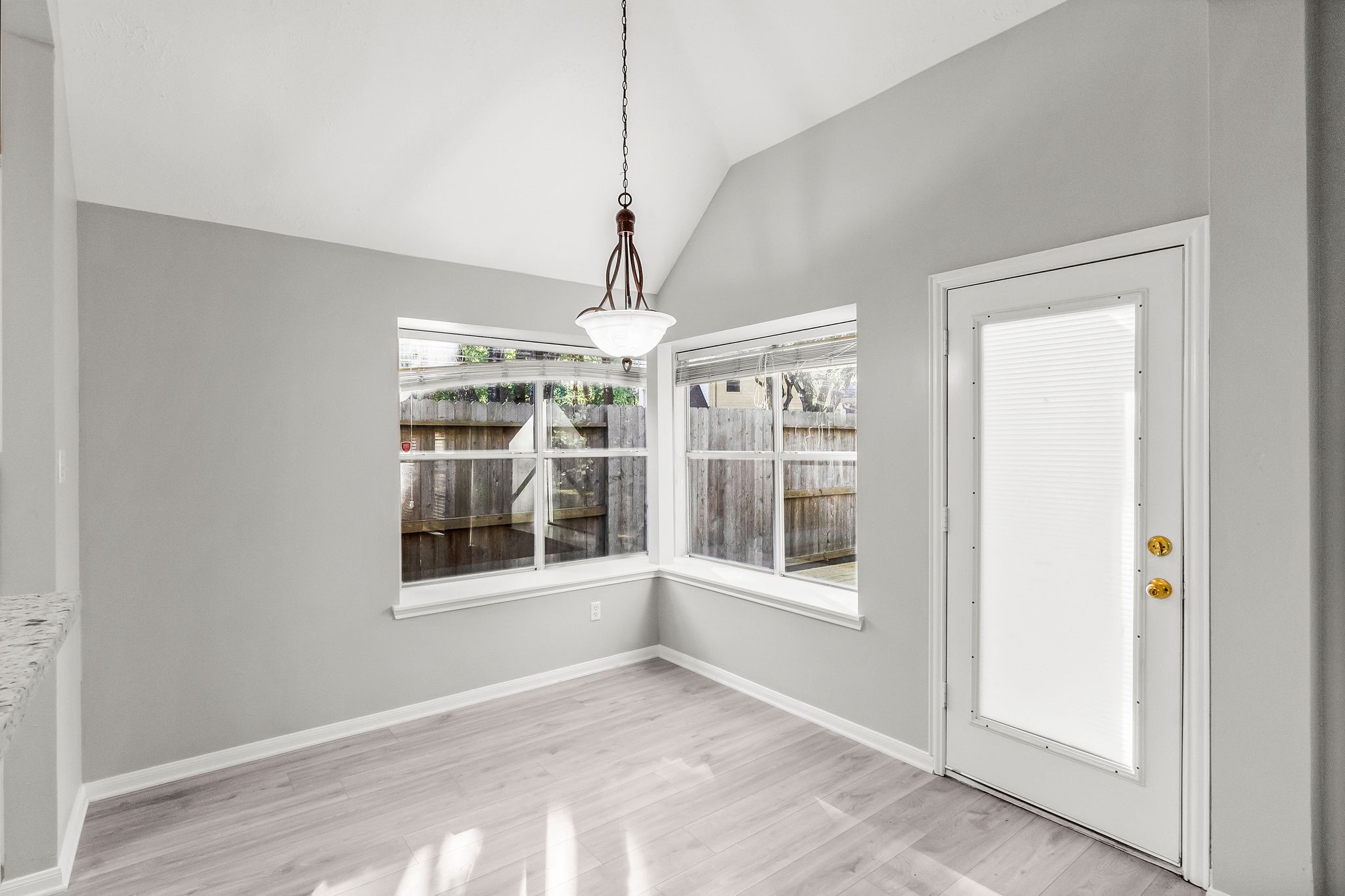 155 North Wimberly Way Conroe, TX 77385 - Photo 16 of 43 Breakfast nook
