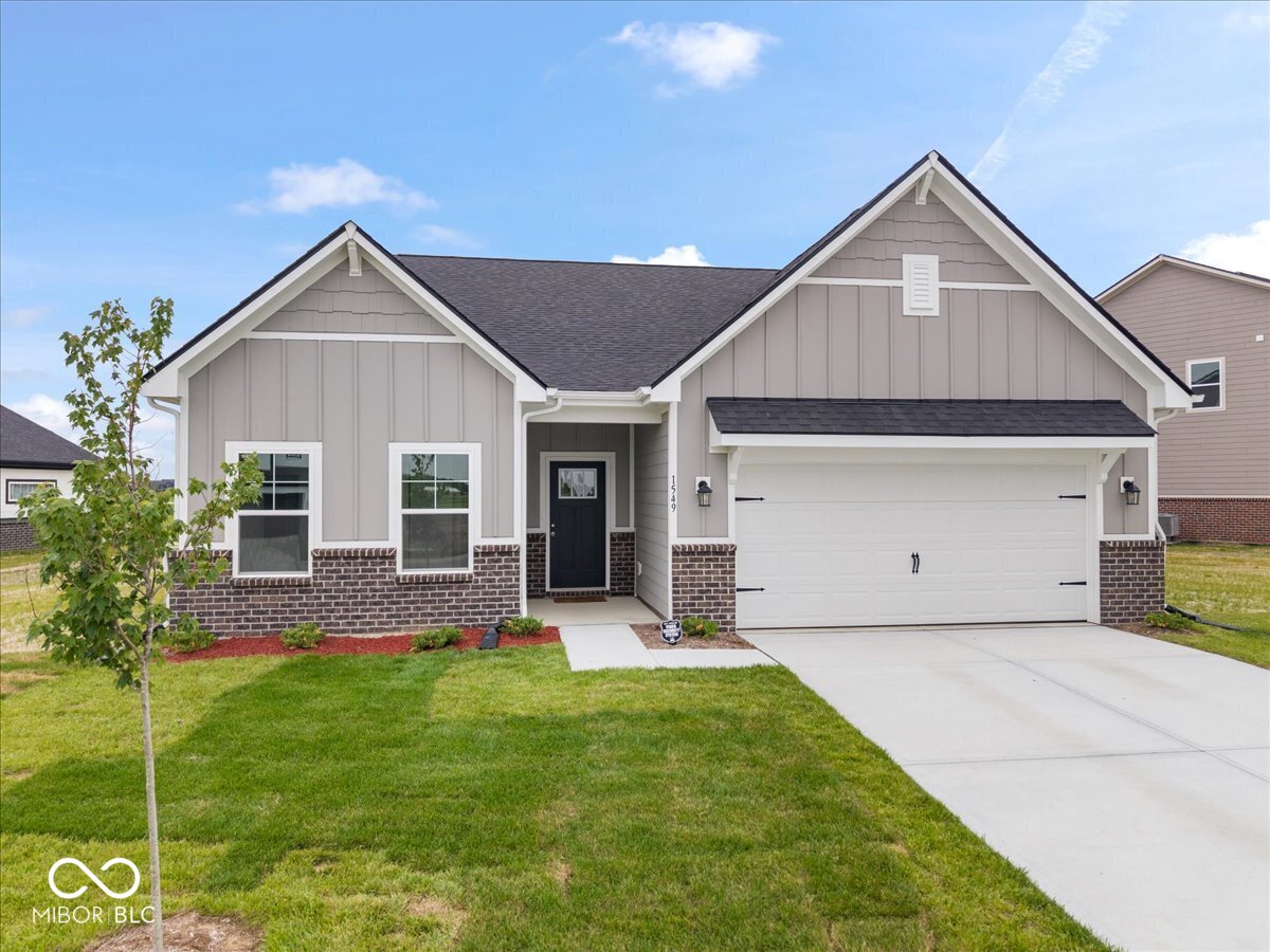 1549 Little Rodeo Place Greenwood, IN 46143 - Photo 3 of 33