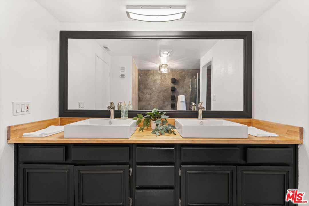 8180 Manitoba Street, Unit 102 Playa del Rey, CA 90293 - Photo 16 of 29