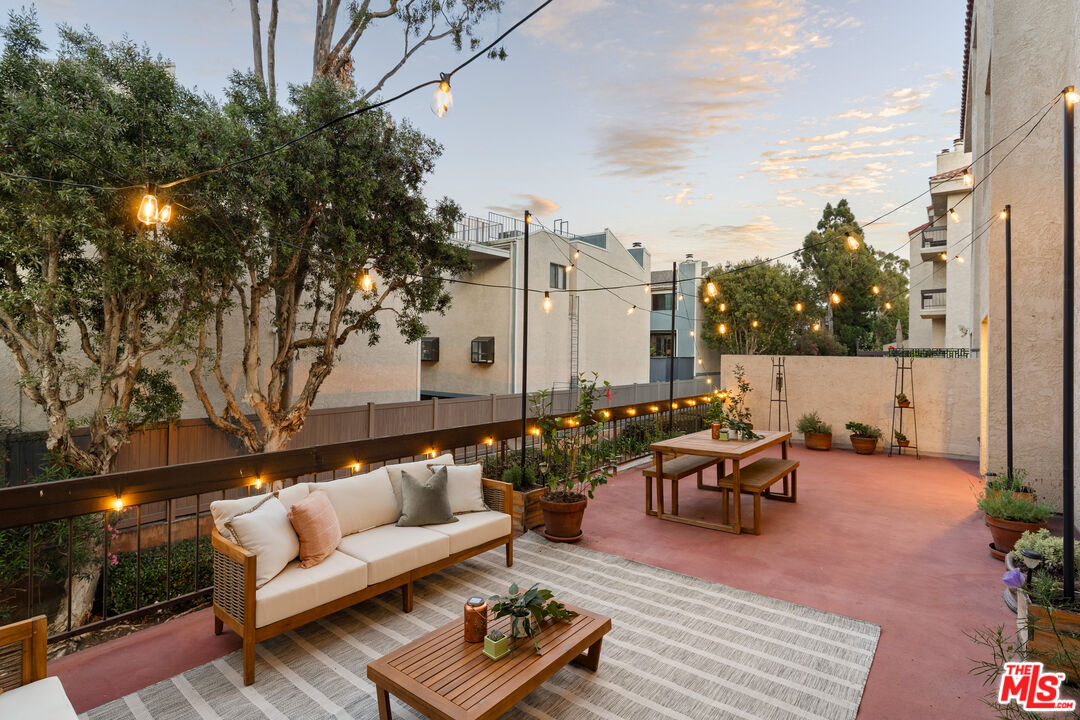 8180 Manitoba Street, Unit 102 Playa del Rey, CA 90293 - Photo 20 of 29