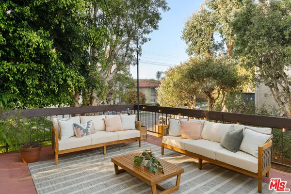 $949,000 | 8180 Manitoba Street, Unit 102, Playa del Rey, CA 90293