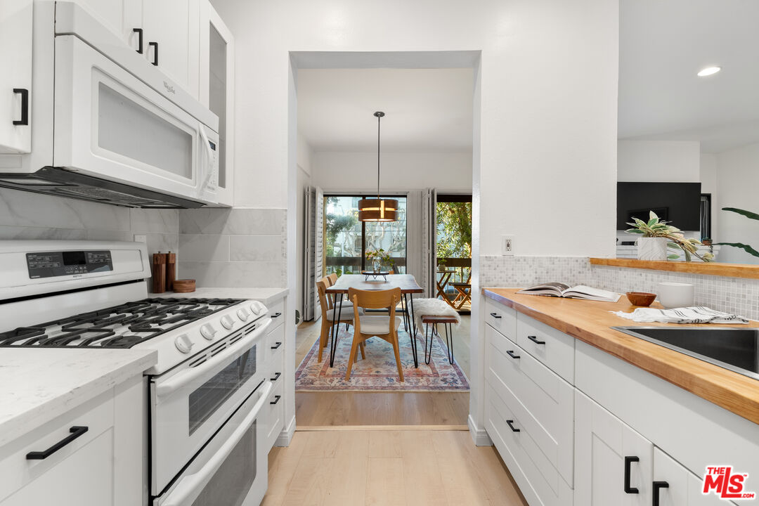 8180 Manitoba Street, Unit 102 Playa del Rey, CA 90293 - Photo 10 of 29