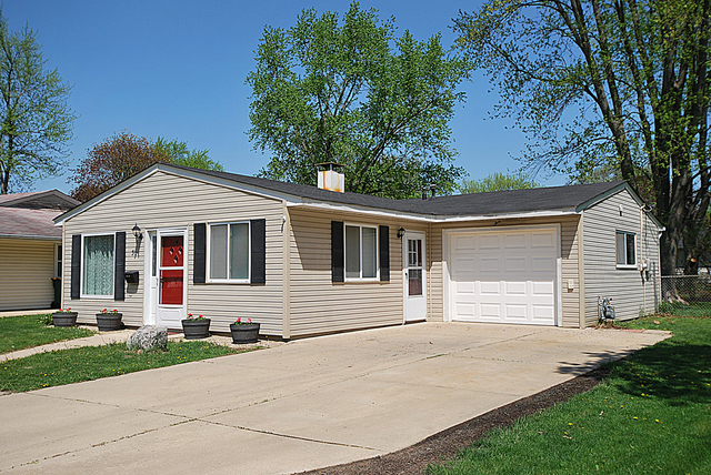 37 Chatham Place Montgomery, IL 60538 - Photo 1 of 26