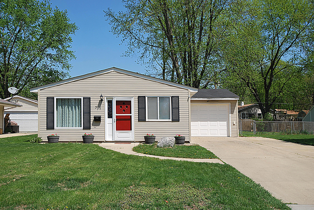 37 Chatham Place Montgomery, IL 60538 - Photo 2 of 26