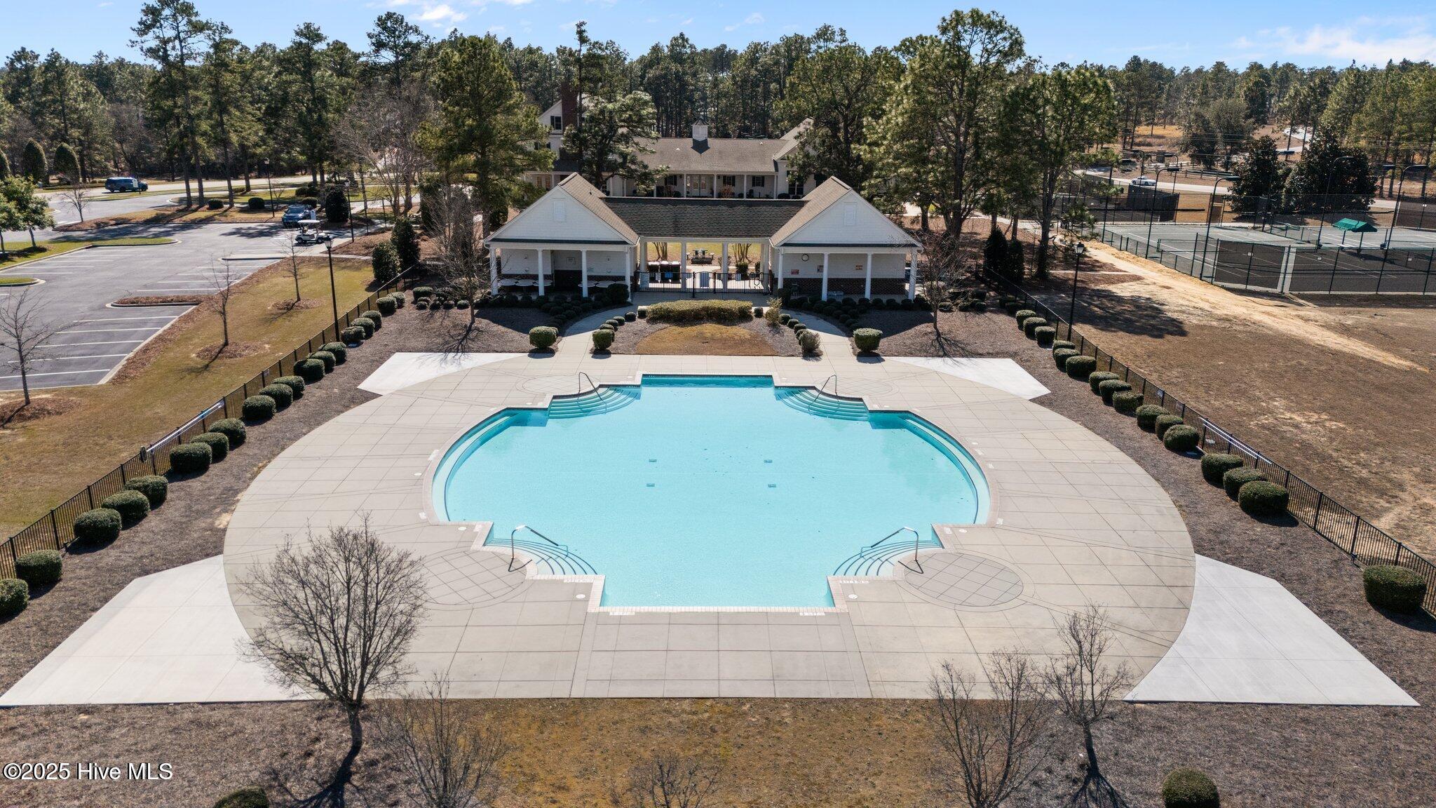 433 Kerr Lake Road Aberdeen, NC 28315 - Photo 30 of 31 433 pool