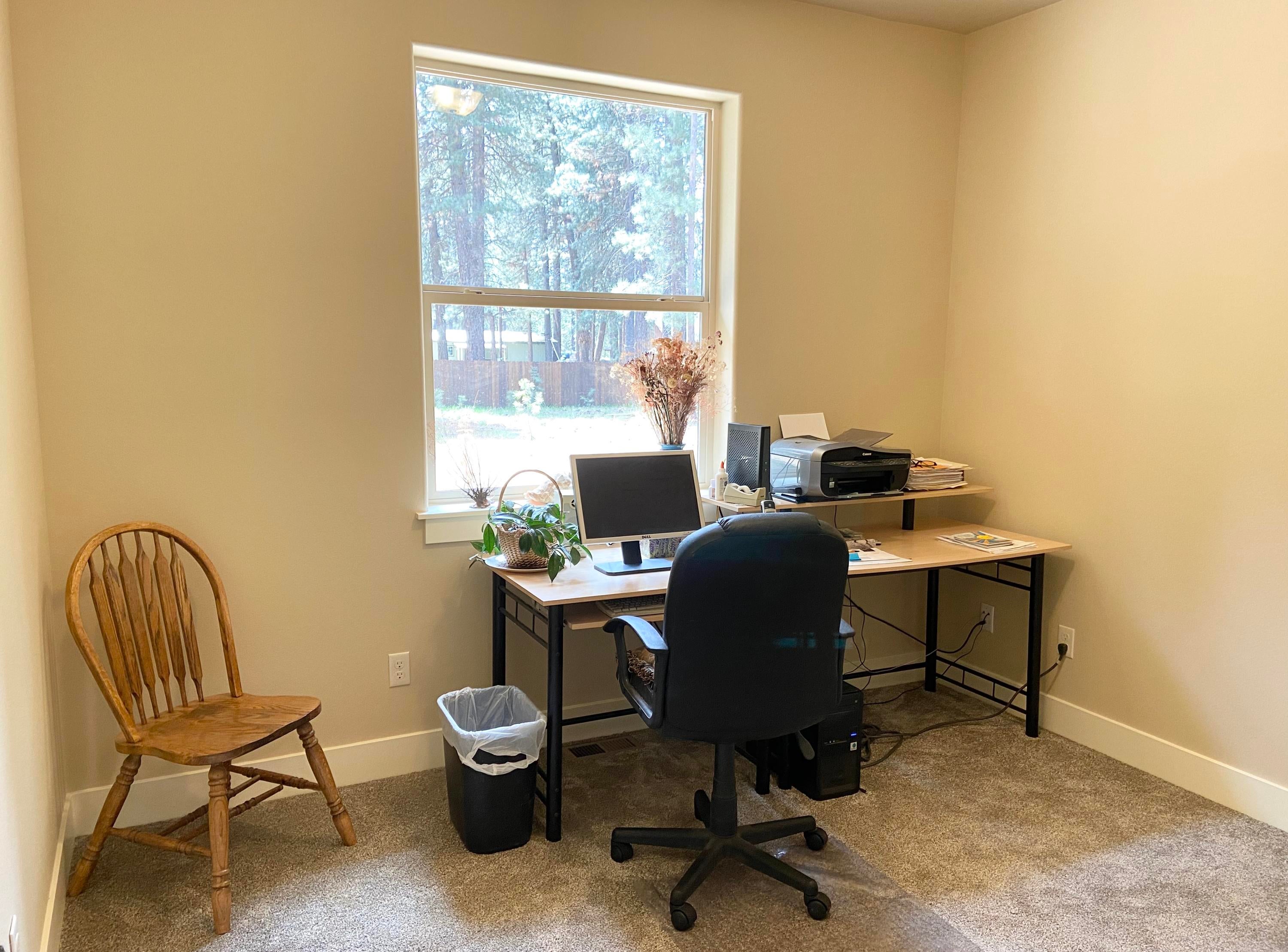 17141 Norwalk Road Bend, OR 97707 - Photo 16 of 17 Third bedroom