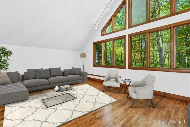 $985,000 | 90 Old Stagecoach Road, Redding, CT 06896