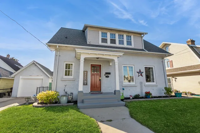 $179,900 | 2708 School Street, Two Rivers, WI 54241