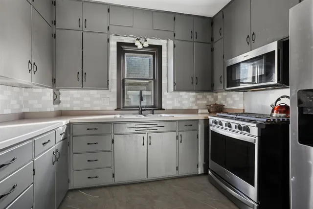 $179,900 | 2708 School Street, Two Rivers, WI 54241