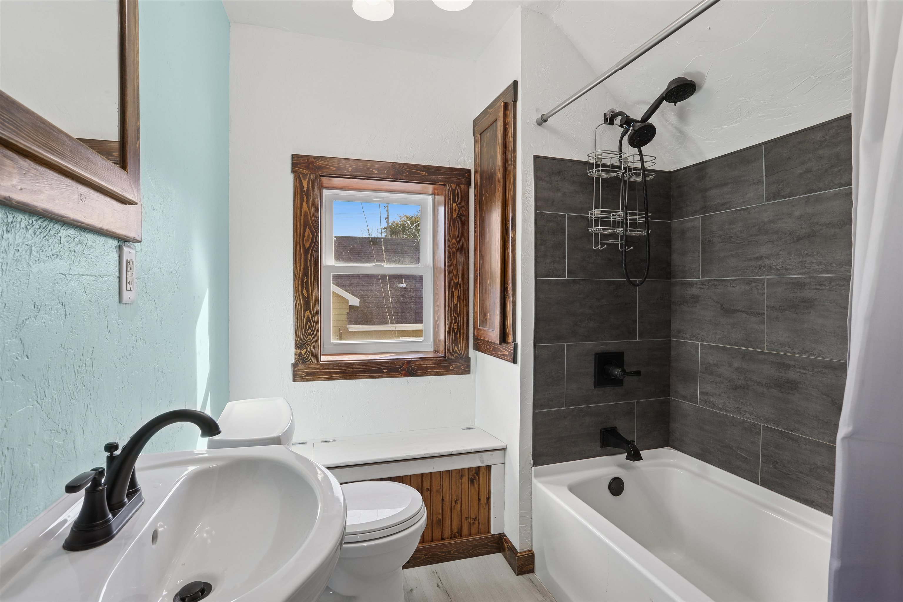 2708 School Street Two Rivers, WI 54241 - Photo 10 of 20