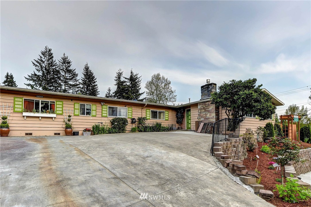 17434 128th Avenue Southeast Renton, WA 98058 - Photo 2 of 22 Gallery Image 2