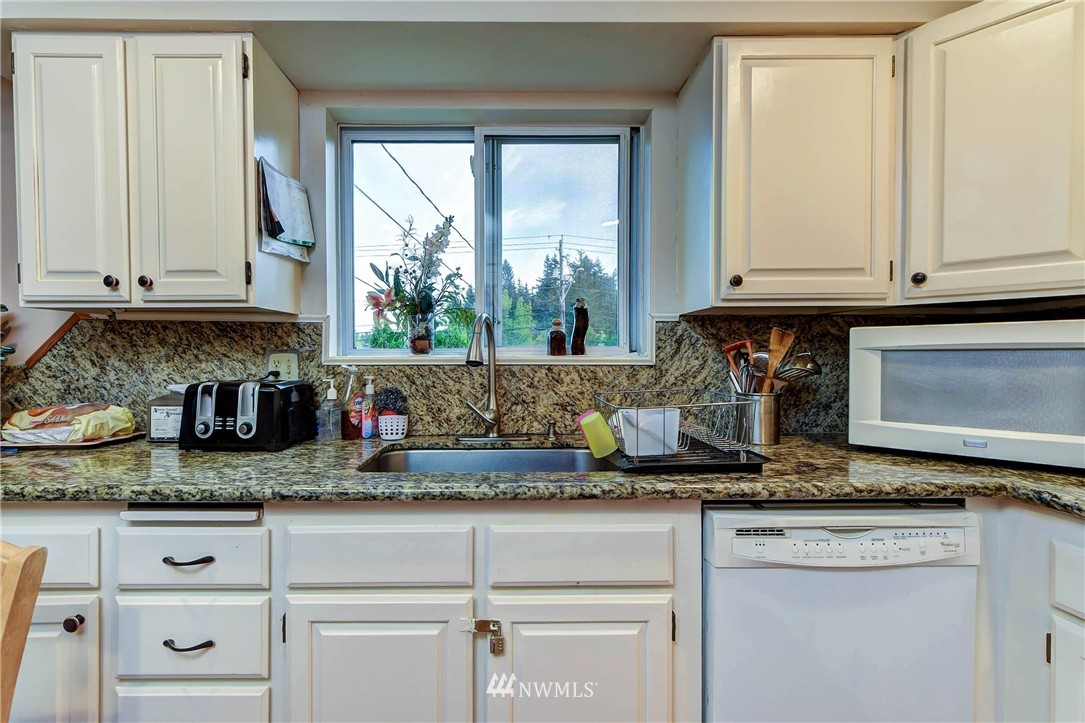 17434 128th Avenue Southeast Renton, WA 98058 - Photo 12 of 22 Gallery Image 12