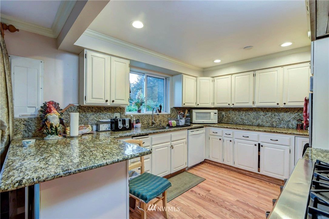 17434 128th Avenue Southeast Renton, WA 98058 - Photo 13 of 22 Gallery Image 13