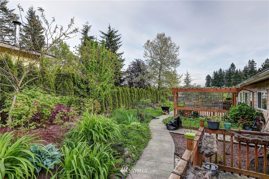 17434 128th Avenue Southeast Renton, WA 98058 - Photo 6 of 22 Gallery Image 6