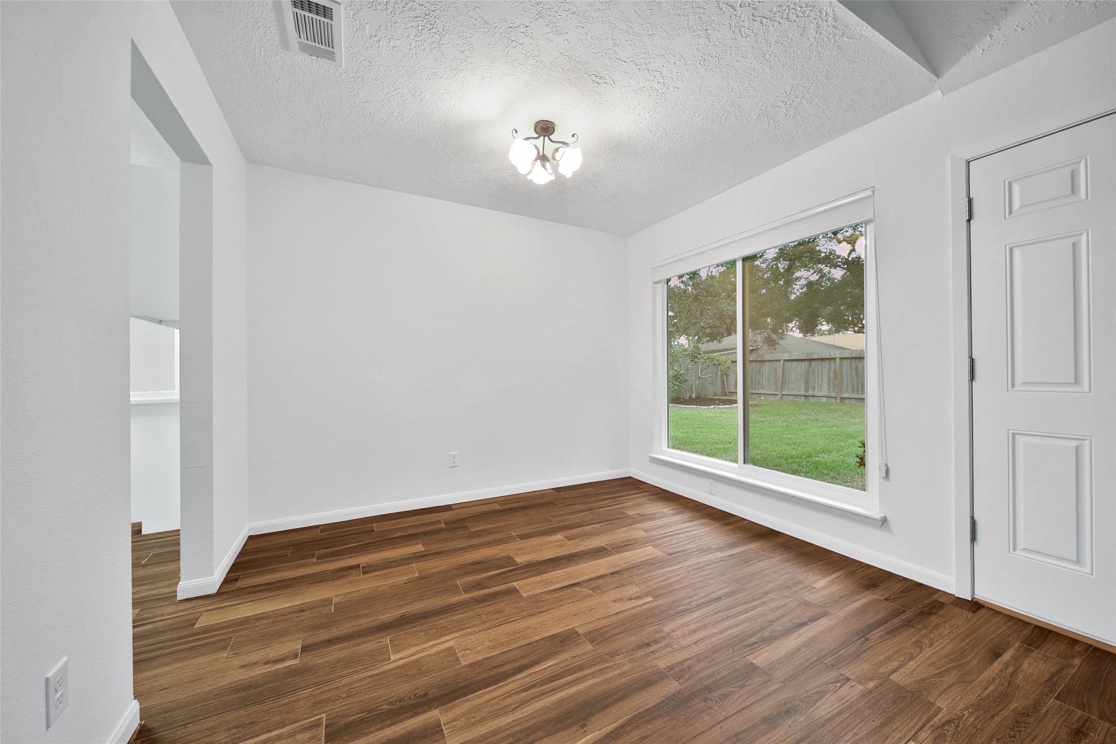 4714 Towermont Lane Spring, TX 77388 - Photo 10 of 30 Gallery Image 10