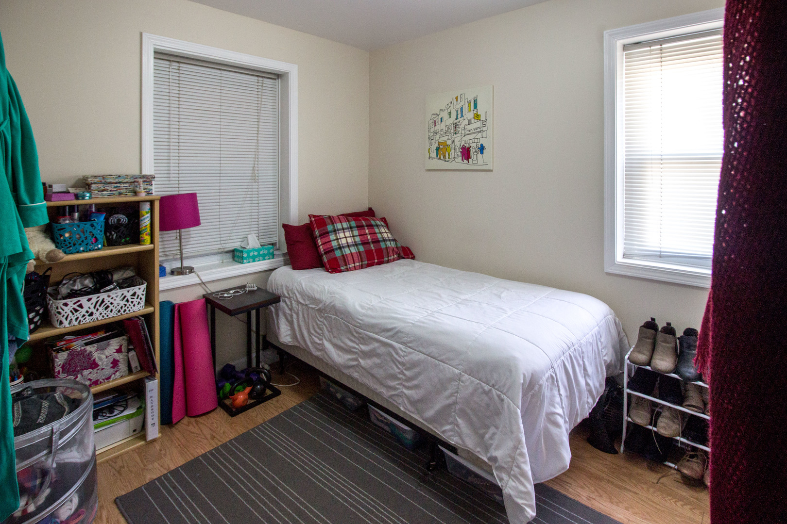 526 South York Street, Unit B Elmhurst, IL 60126 - Photo 11 of 15 a bedroom with bed and a window