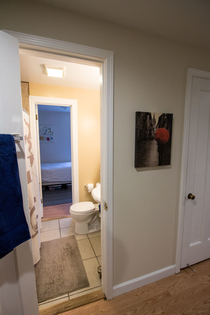 526 South York Street, Unit B Elmhurst, IL 60126 - Photo 9 of 15 a bathroom with a toilet