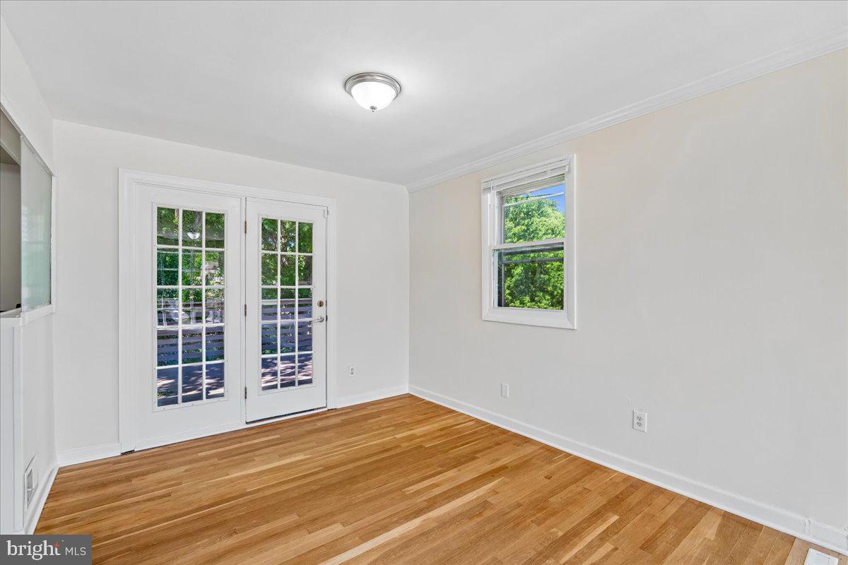13012 Georgia Avenue Silver Spring, MD 20906 - Photo 7 of 31 Bright and airy space with charm.