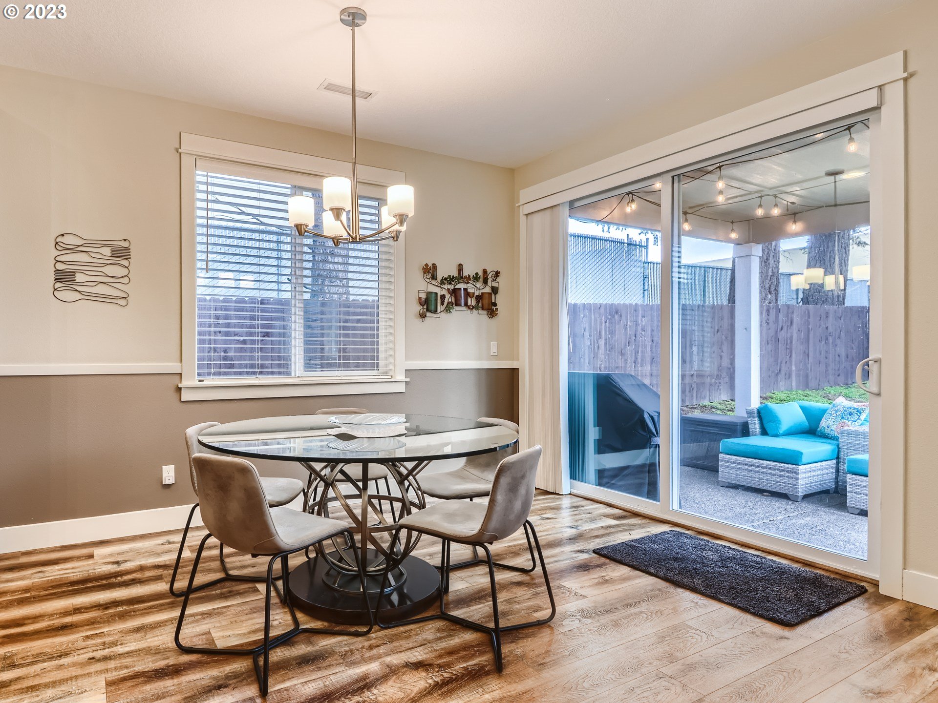 11469 Southwest Gabriel Street Tigard, OR 97224 - Photo 13 of 25 a dining room with furniture and window