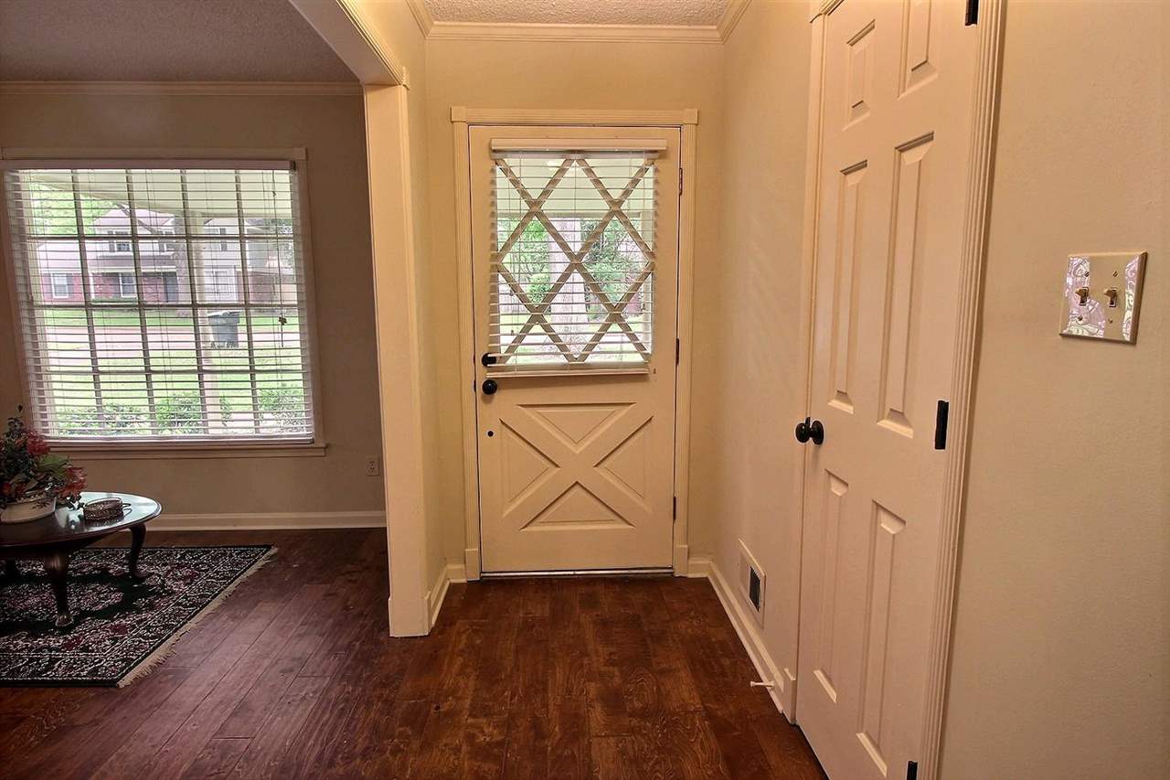 338 Rutledge Street Collierville, TN 38017 - Photo 2 of 19