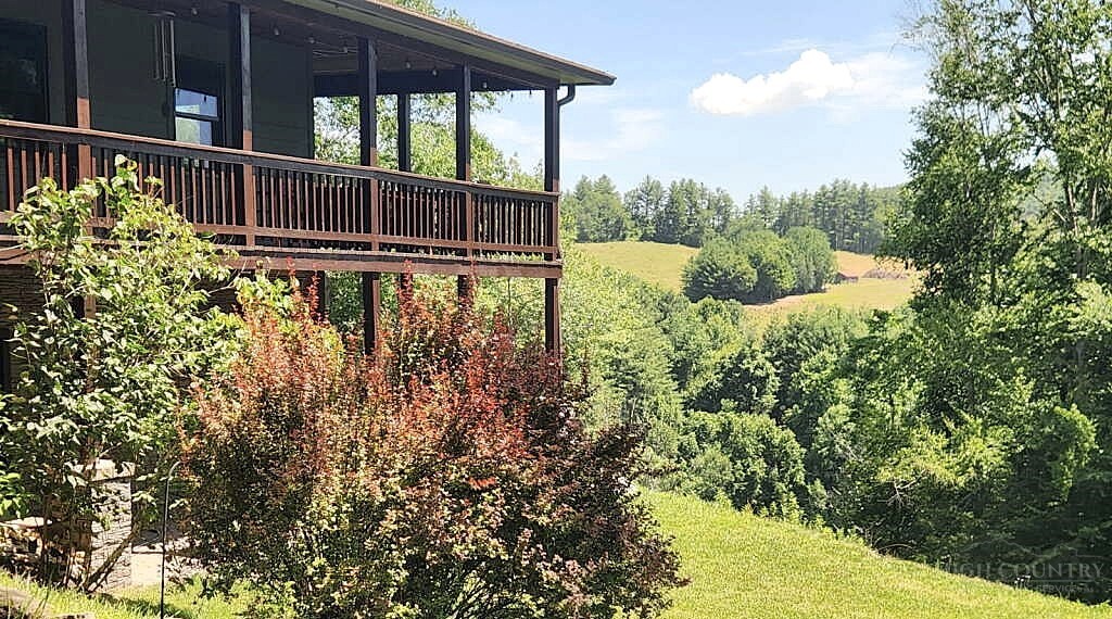 1400 Rustic Road West Jefferson, NC 28694 - Photo 4 of 31 Gallery Image 4