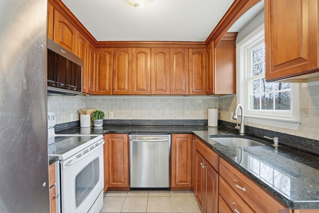 44 Kane Drive Scituate, MA 02066 - Photo 8 of 26