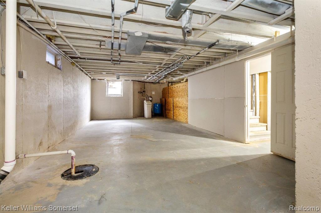 6565 Springborn Road East China, MI 48054 - Photo 42 of 48