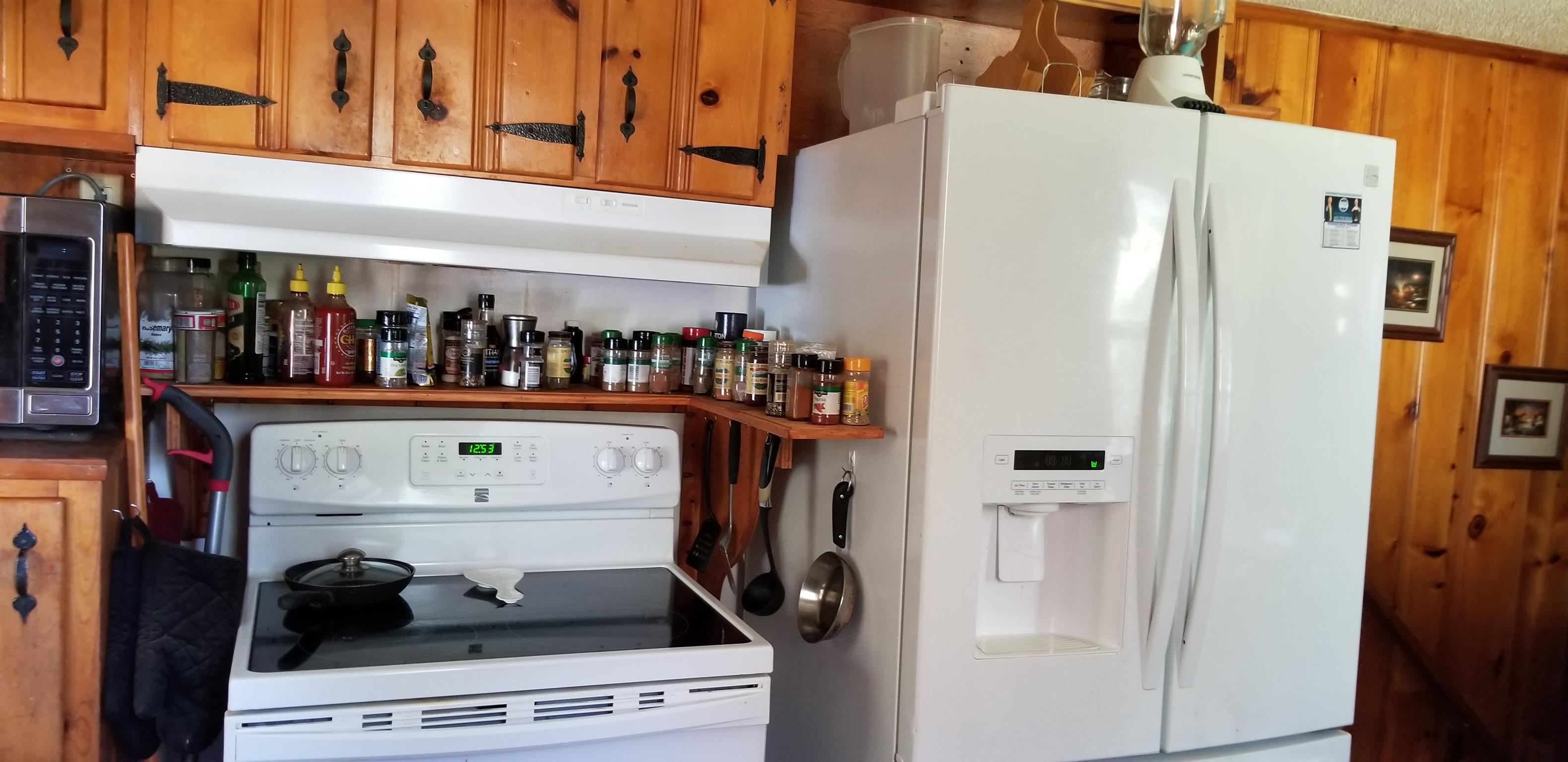 2679 Morgan Road Joelton, TN 37080 - Photo 10 of 16 Stove and refrigerator