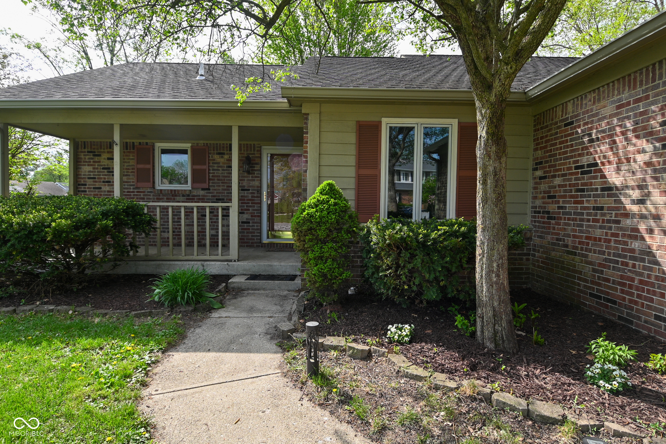 8857 Sundrop Road Indianapolis, IN 46231 - Photo 3 of 55
