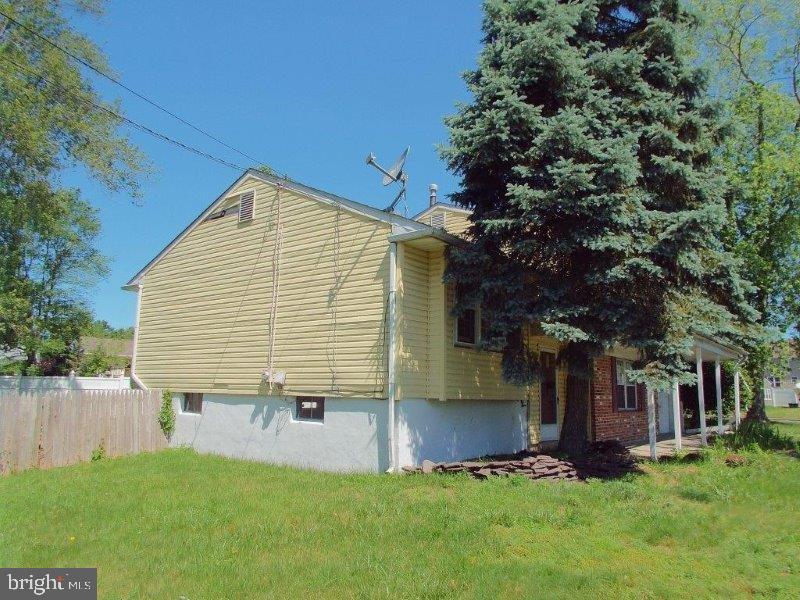 12 Cypress Road Burlington, NJ 08016 - Photo 2 of 17 Gallery Image 2