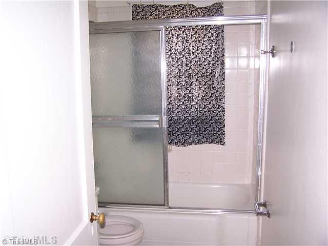 628 Rockspring Road High Point, NC 27262 - Photo 8 of 9 Bath.