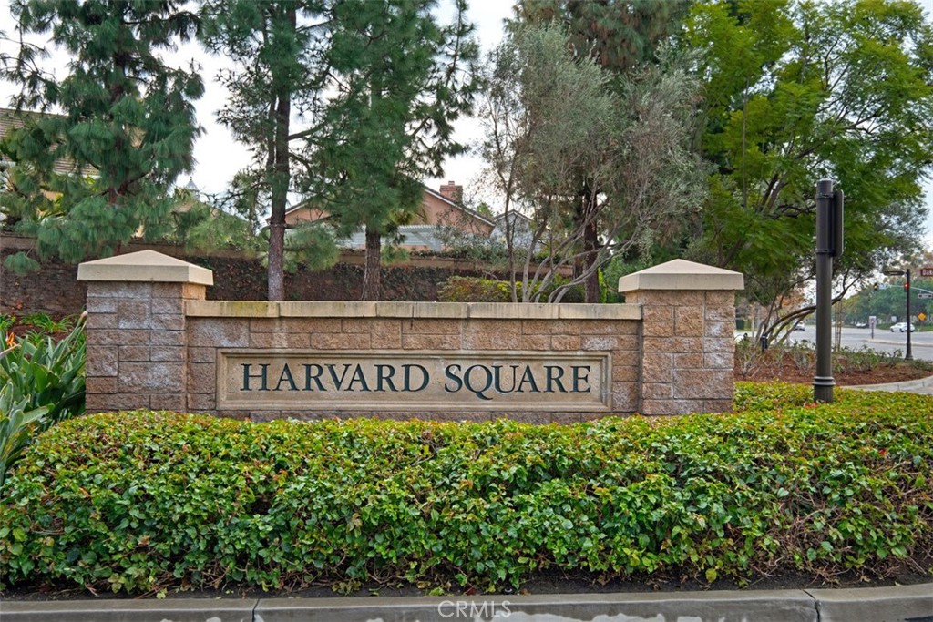 39 Ohio Irvine, CA 92606 - Photo 34 of 46 a street sign on a pole