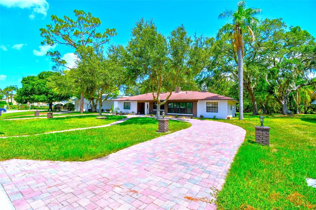 11285 52nd Avenue North St. Petersburg, FL 33708 - Photo 1 of 1