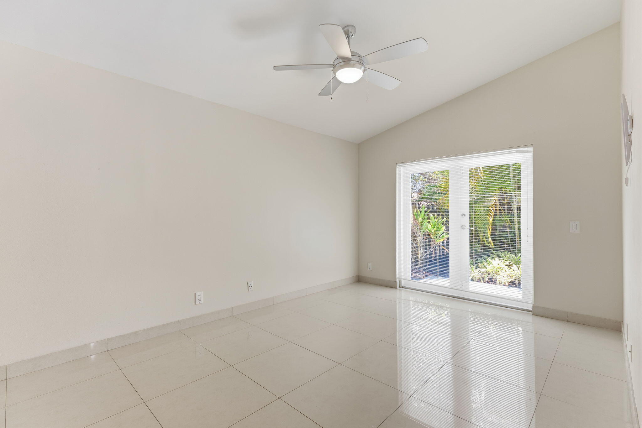 1472 Garden Road Weston, FL 33326 - Photo 16 of 30 15-web-or-mls-AR Media 15
