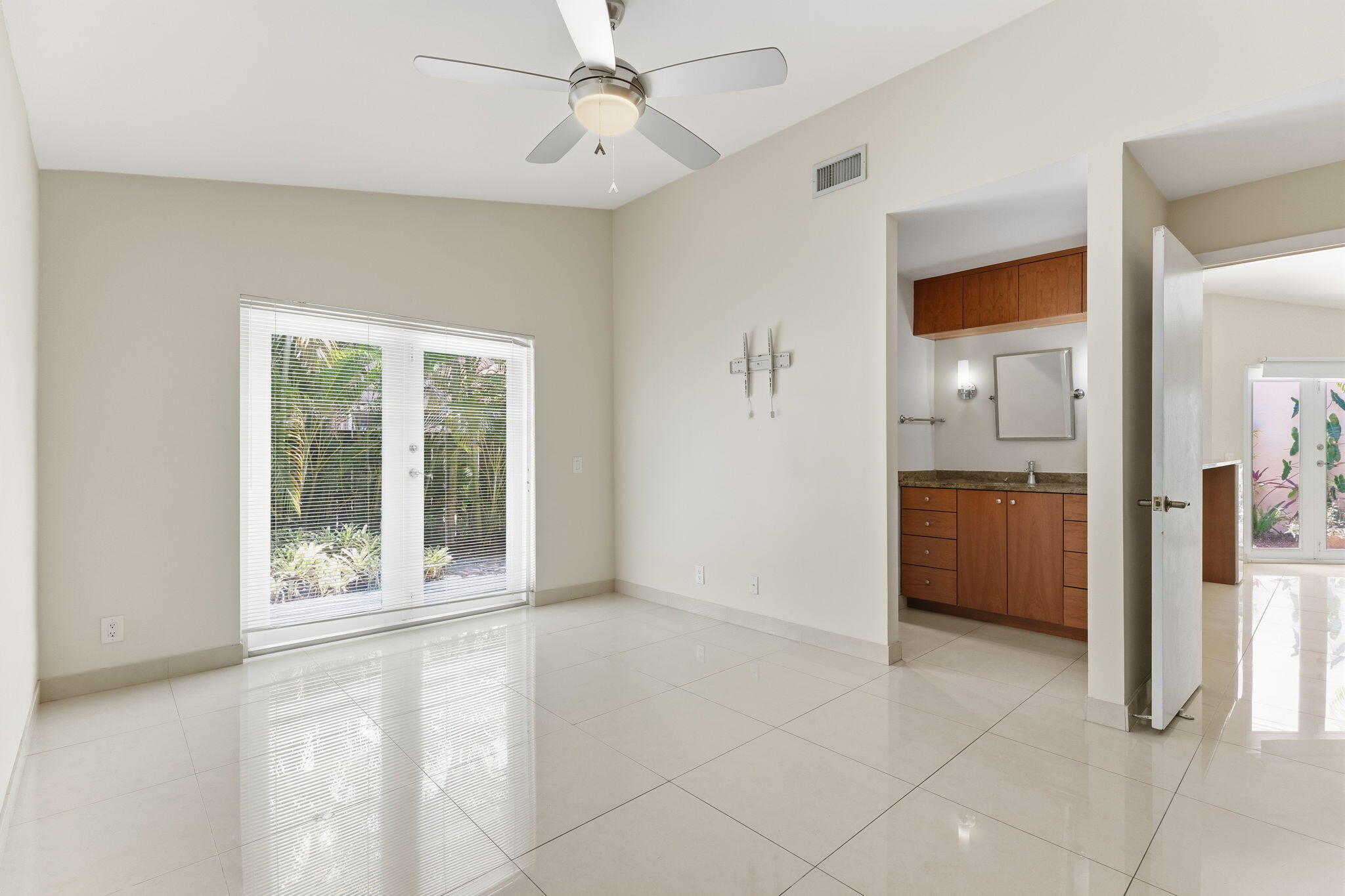 1472 Garden Road Weston, FL 33326 - Photo 17 of 30 16-web-or-mls-AR Media 16
