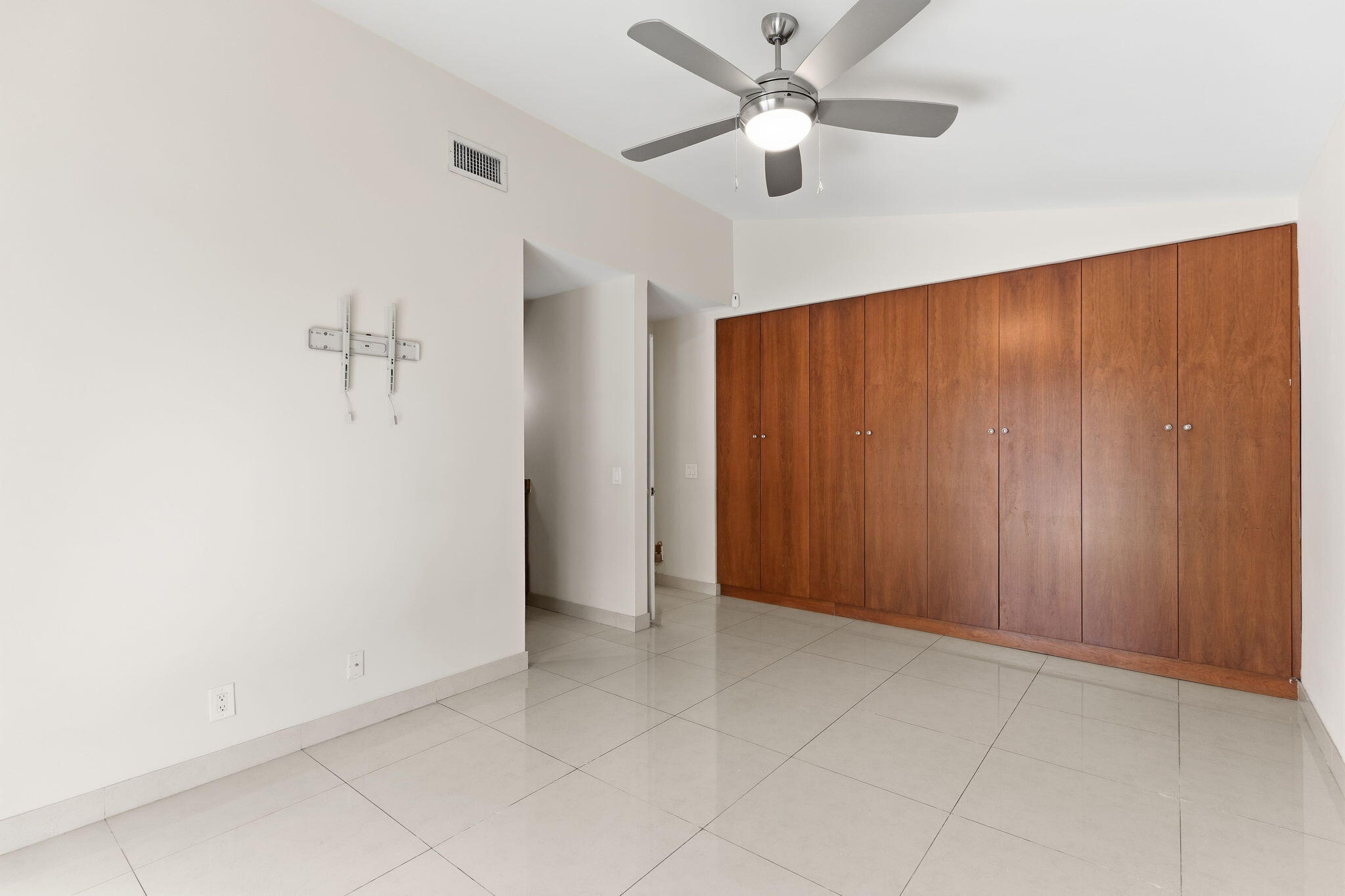 1472 Garden Road Weston, FL 33326 - Photo 18 of 30 17-web-or-mls-AR Media 17