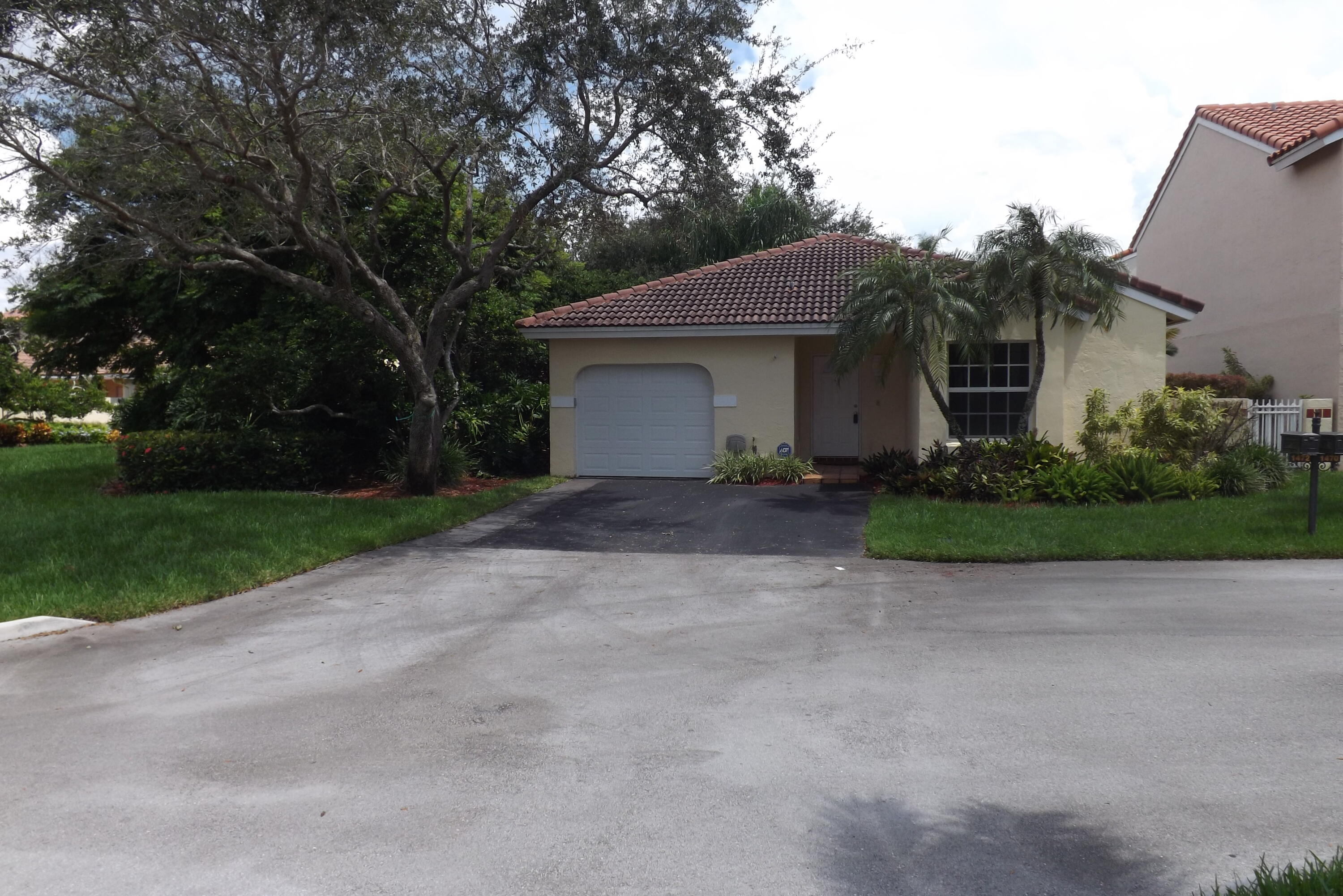 1472 Garden Road Weston, FL 33326 - Photo 2 of 30 DSCF1045