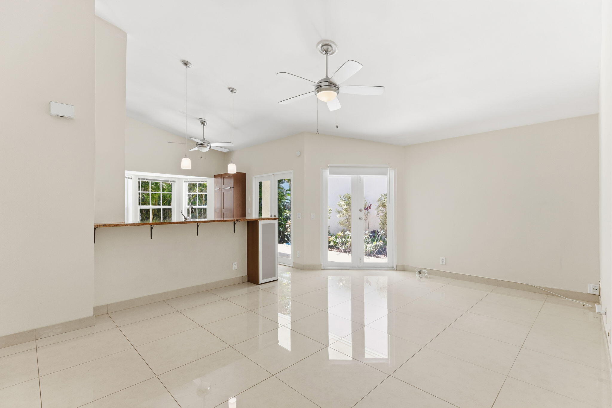 1472 Garden Road Weston, FL 33326 - Photo 7 of 30 6-web-or-mls-AR Media 6