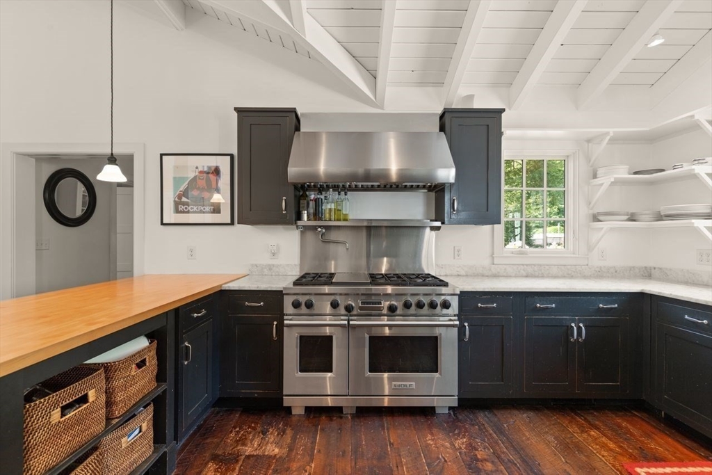 17 Sea Street Manchester, MA 01944 - Photo 12 of 32 Gallery Image 12