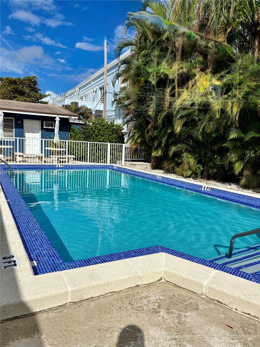 325 Fernwood Road, Unit 5 Key Biscayne, FL 33149 - Photo 5 of 8