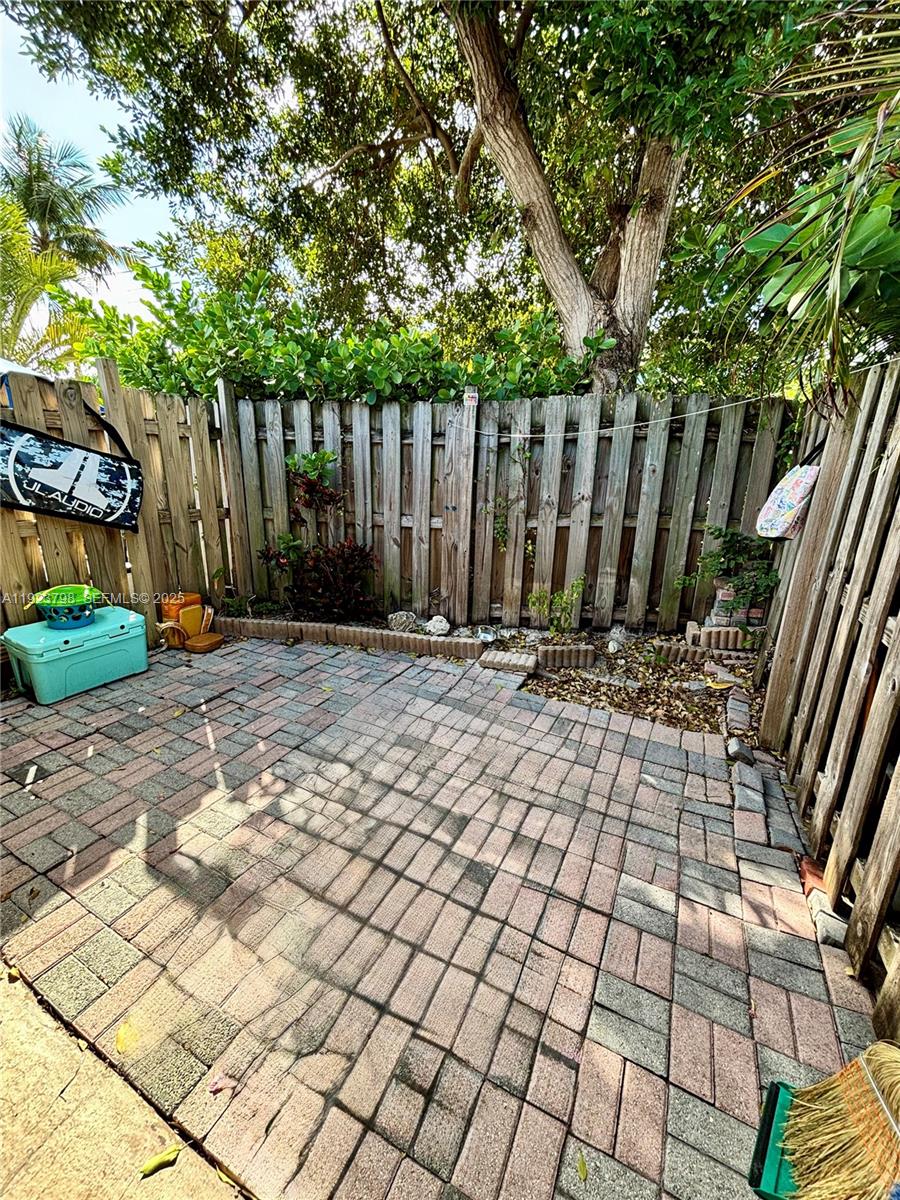 325 Fernwood Road, Unit 5 Key Biscayne, FL 33149 - Photo 7 of 8