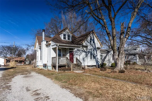 $190,000 | 19 North 40th Street, Belleville, IL 62226