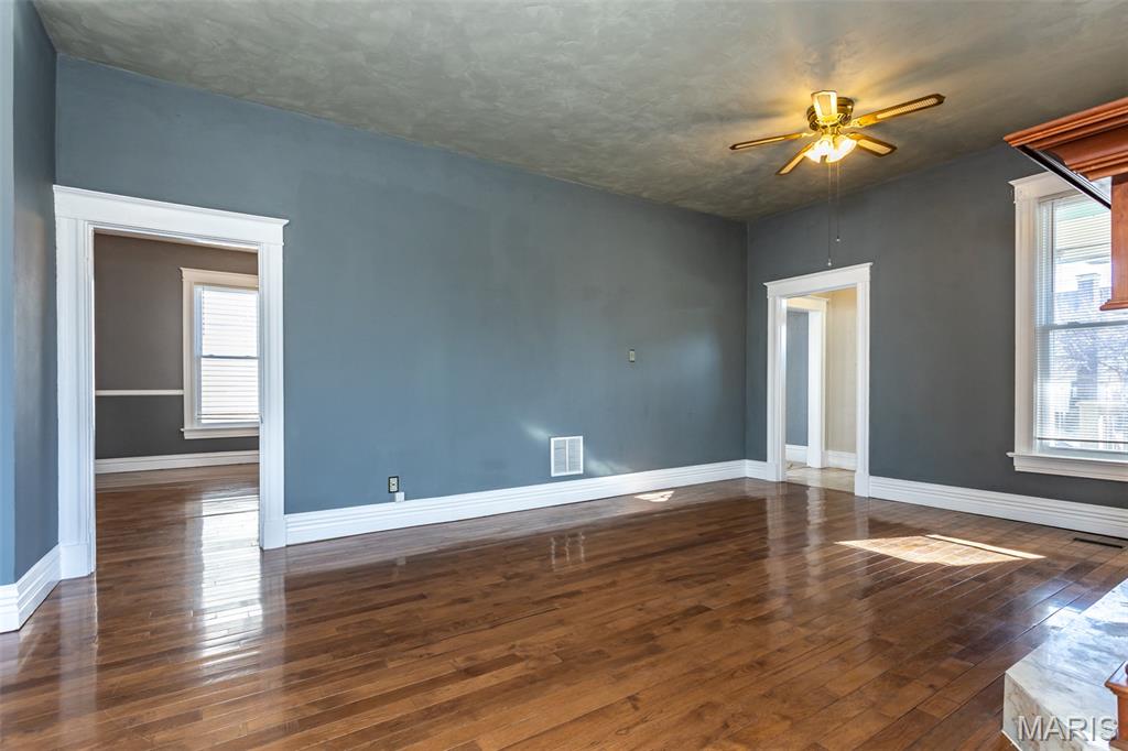 19 North 40th Street Belleville, IL 62226 - Photo 3 of 41