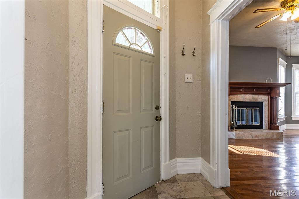 19 North 40th Street Belleville, IL 62226 - Photo 4 of 41
