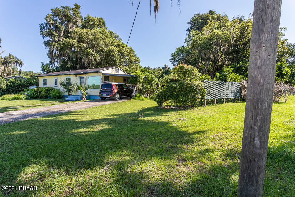 406 Grand Rondo East Crescent City, FL 32112 - Photo 12 of 27 16-16-406-Grand-Rondo-RAW-2674-copy