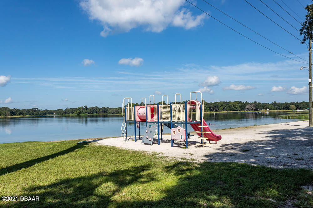406 Grand Rondo East Crescent City, FL 32112 - Photo 25 of 27 25-25-406-Grand-Rondo-RAW-2703-copy