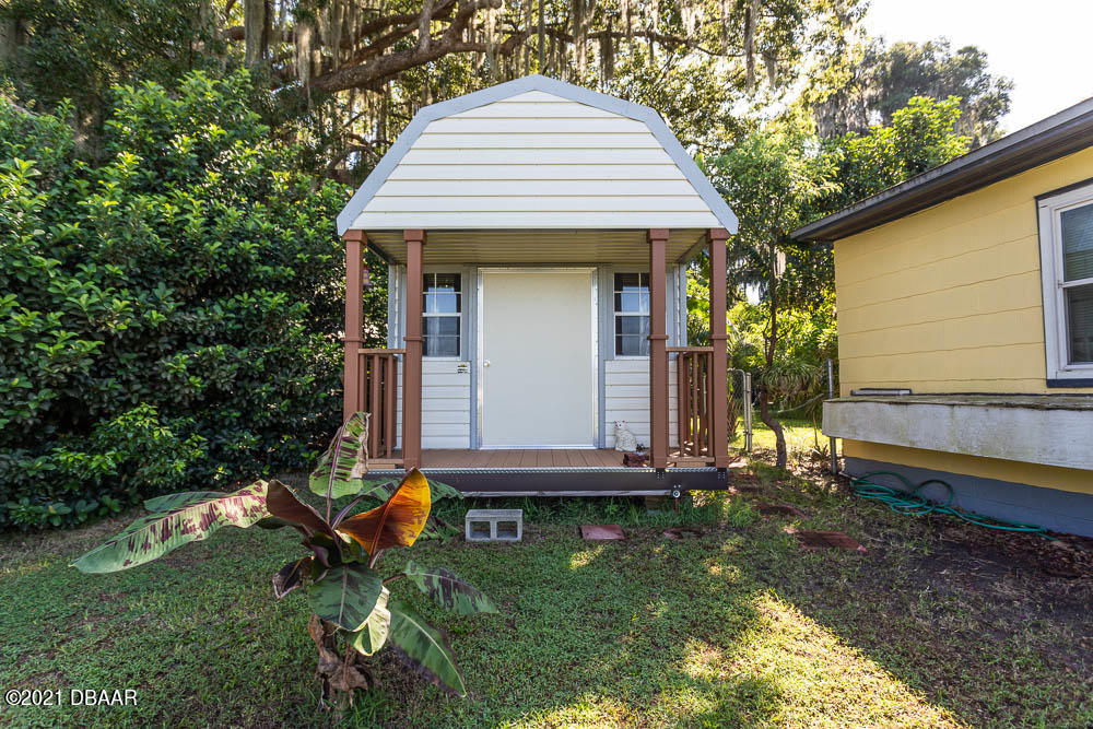 406 Grand Rondo East Crescent City, FL 32112 - Photo 4 of 27 6-06-406-Grand-Rondo-RAW-2666-copy